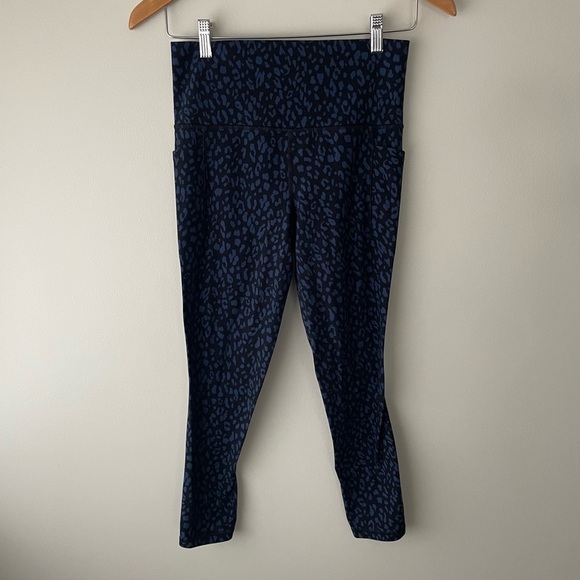 Athleta Salutation Stash Pocket Animal Leopard Print Leggings Blue High Rise - Picture 1 of 8